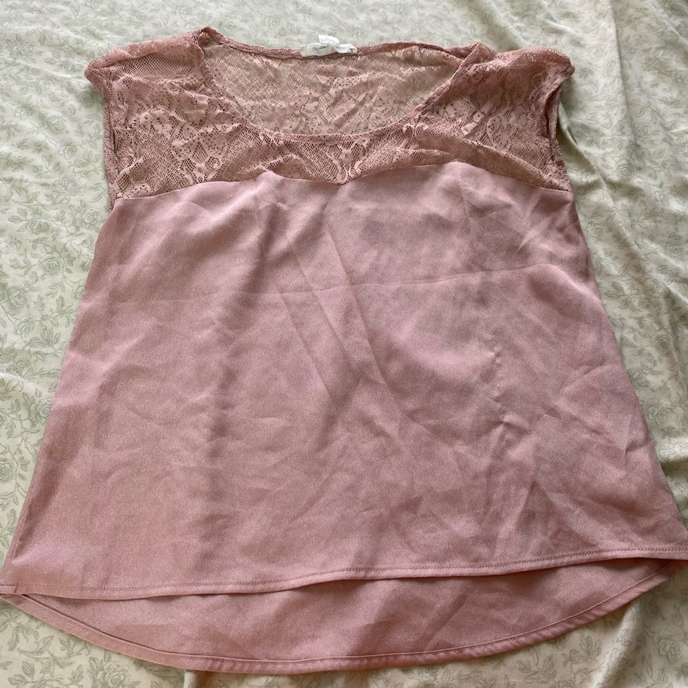 Pink flowy shirt with lace shoulders